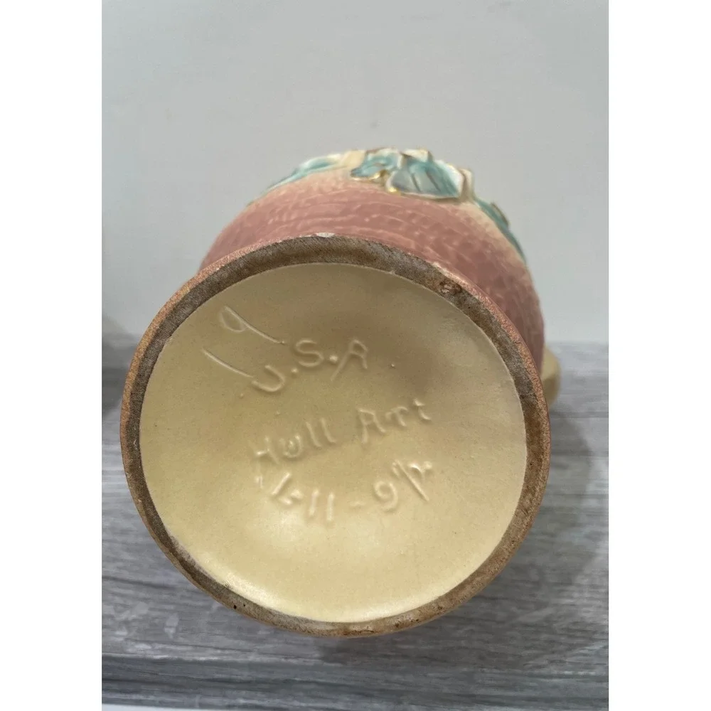 Hull Art Pottery hull art